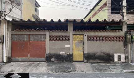 Casa de 2 Quartos em Terreno Amplo à Venda em Cosmorama, Mesquita/RJ