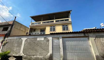 Casa Triplex, de 4 quartos com amplo Terraço à Venda em São João de Meriti/RJ