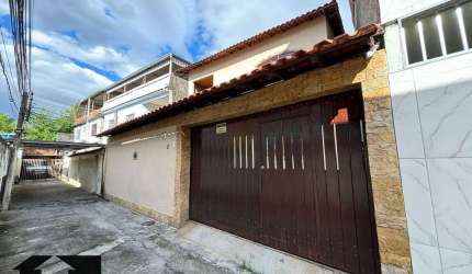 Casa de 4 Quartos, com  Área Gourmet e Piscina
