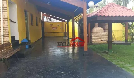 Casa em condominio Macedo