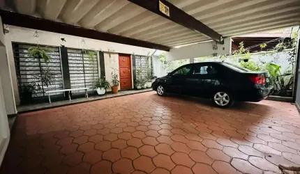 Casa terrea a venda no Parque Continental