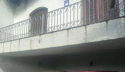 CASA ASSOBRADADA NO ARBORIZADO BAIRRO JARDIM ADALGISA