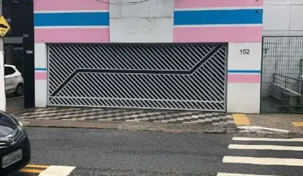 Casa Comercial para Alugar na Vila Yara, Osasco - 3 garagens e 5 salas