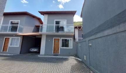 CASA DUPLÉX NO CÔNEGO