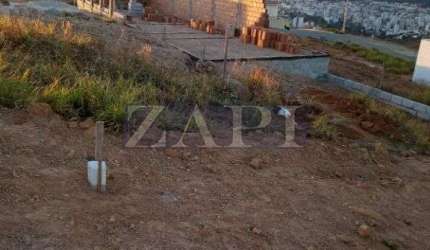 Casa com 3 quartos à venda no Jardim Bandeirantes, Poços de Caldas  por R$ 370.000