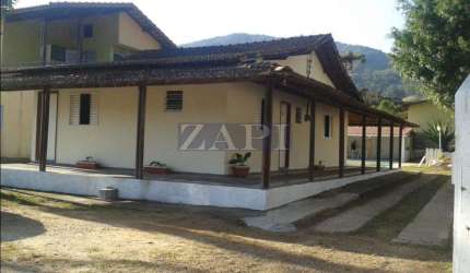 CHACARA COM PISCINA NO SOLAR DAS LARANJEIRAS