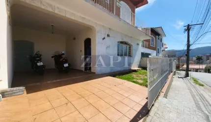 Casa com 3 quartos à venda no Santa Ângela, Poços de Caldas  por R$ 600.000