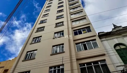 Centro, rua Halfeld,  3 quartos, elevadores.  Excelente localização.  Venha conferir!!!