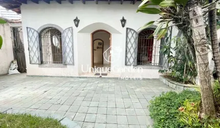 Imperdível oportunidade: Casa Comercial, 4 quartos, 3 suítes, 1 sala, 224m² em Vila Ema, São José dos Campos-SP!