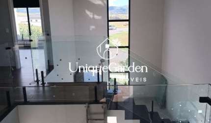 Imperdível oportunidade: Casa no condomínio no Residencial Colinas, Caçapava-SP. 3 suítes, 2 salas, 4 vagas.