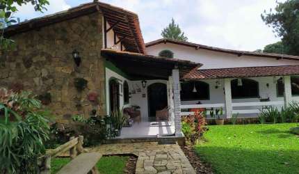 Casa à venda com 1.200m², jardim, pomar/fruteiras, piscina, terraço L, 1 suíte/closet, 2 quartos, W