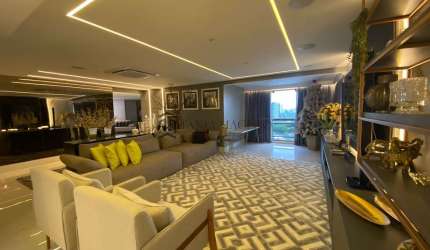 Apartamento à venda com 309m2, 4 dormitórios sendo 4 suítes e 3 vagas no Edf. Portal Do Parnamirim,