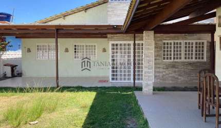 Casa à venda com 250m², 4 suítes, área gourmet, sala ampla, área de serviço, dependência completa,