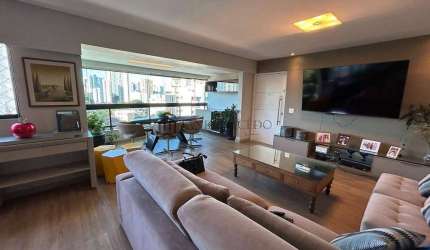 Apartamento à venda com 200m², 2 varandas, sala 3 amb, Wc social, 4 quartos, área de serviço, depen