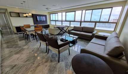 Apartamento à venda com 172m², 4 dormitórios (sendo 3 suítes), sala ampla, dep. completa , 3 vagas