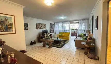 Apartamento à venda, 3 Dormitórios sendo 1 suite, 140m² de área útil, localização maravilhosa Casa