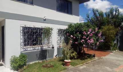 Sobrado para Venda em Curitiba, Boqueirão, 4 dormitórios, 1 suíte, 3 banheiros, 4 vagas