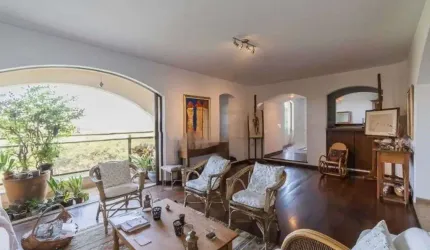 Apartamento à Venda em Alto de Pinheiros, São Paulo - SP