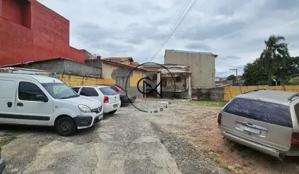 Terreno de esquina à venda de 300 m2 na Vila Dirce !