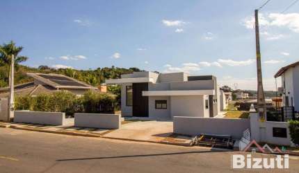 Casa com 4 quartos  à venda em Itupeva - SP.