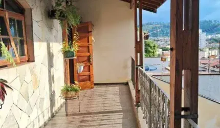 Casa com 3 quartos à venda em Jundiaí-SP.