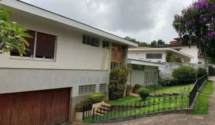 CASA EM EXCELENTE LOCALIZAÇÃO