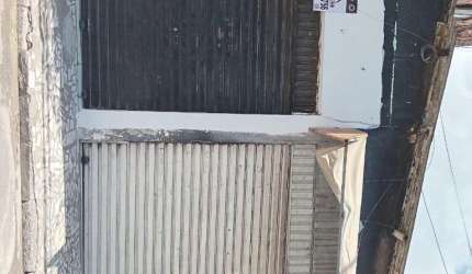 VENDO CASA COM 2 PONTOS COMERCIAIS