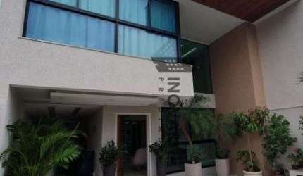 Casa triplex mobiliada em Camboinhas
