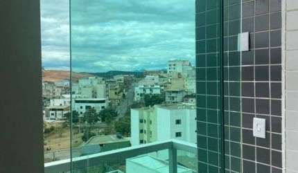 Apartamento em Ipatinga, 80 m². Sacada , 2 qts Suíte, 2 vgs garagem. Região de Ipatinga.
