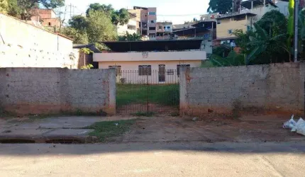 Casa em Ipatinga. Cód. K065, 3 quartos, 100 m², LOTE 15X30 (450 M²), quintal . Região de Ipatinga