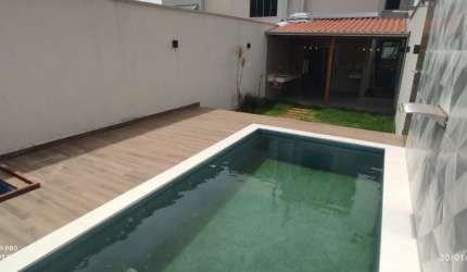 Casa Bairro das Fontes. Cód. K186, 3 Quartos/suite, 180 m², 4 vgs. Piscina. Quintal e Varanda gourmet. Aceita permuta.