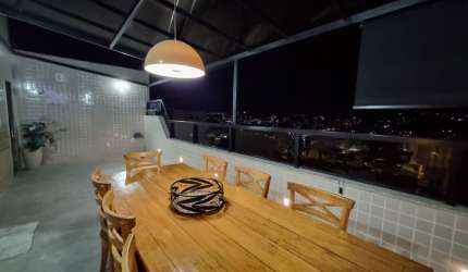 Cobertura  Cód. C062, Bairro Airton Sena, 2 vgs, 4 quartos/suíte, área gourmet e elevador. Região de Ipatinga