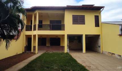 Casa no Centro de Ipatinga, Excelente vizinhança, Quintal. 4 vagas Garagem.  Região de Ipatinga