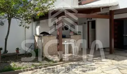 Casa com 5 quartos à venda na Rua Alcindo Azevedo Brandão, 32, Centro, Macaé por R$ 980.000