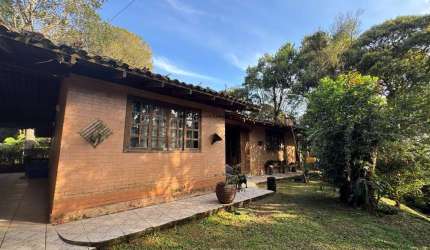 Chácara com 2 casas - Árvores frutíferas e poço