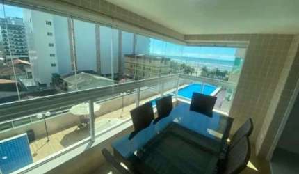 Apartamento mobiliado frente ao mar