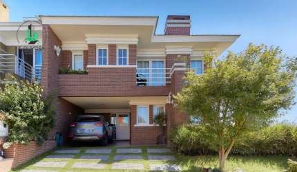 Casa com 270,00m² no Solarium Residence no Santa Quitéria, acabamentos de alto padrão, mobiliada, paredes duplas e aberturas estilo europeu!!
