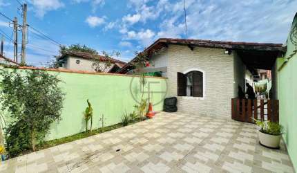 Casa no Canto do Forte com Espaço Gourmet e Piscina