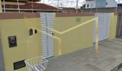 Casa ideal, para uma familia com dois filhos, ou mais, que gosta de espaço e conforto. Localizada próximo a comércios.