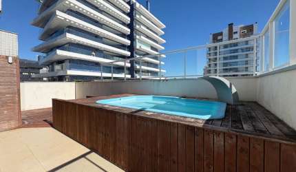 Localizado na PraiApartamento garden, segundo andar com amplo terraço e piscina exclusiva a poucos metros da Praia Central de Guaratuba
