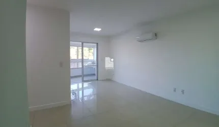Apartamento com 3 quartos para alugar na Rua Pedro Vieira Vidal, --, Pantanal, Florianópolis por R$ 4.500