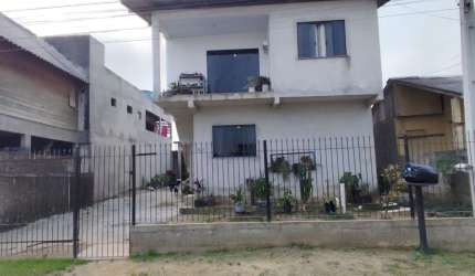 Casa Sobrado com 3 Quartos e 2 banheiros à Venda em Itajaí