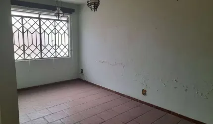 Casa com 3 quartos à venda na Rua Mascarenhas Camelo, 286, Vila Santana, Sorocaba por R$ 850.000