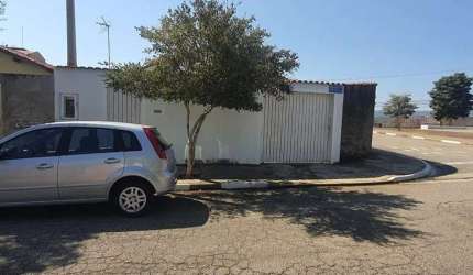 Casa com 3 quartos à venda na Joaquim Martins de Oliveira, 220, Conjunto Habitacional Votorantim C, Votorantim por R$ 250.000