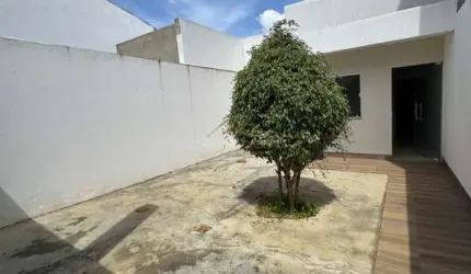 Casa à venda 2/4 na parte de cima do bairro primavera
