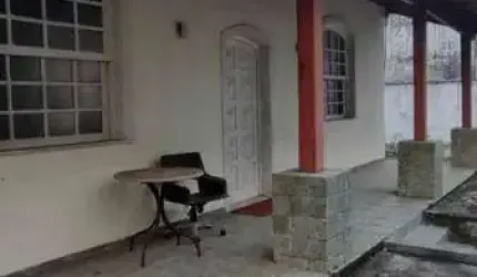 CASA PARA COMÉRCIO NO COSTA AZUL