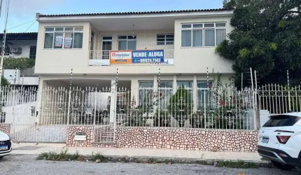 Casa ampla para fins residenciais ou comerciais em excelente localização – Rua Campos, São José