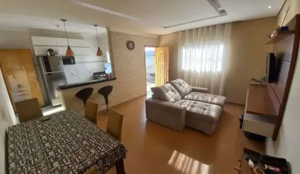 Jardim Santa Julia, casa com 2 dorms e suíte / Aceita carro