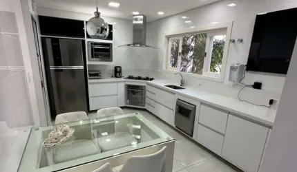 Urbanova, casa com 4 dorms e piscina / Aceita permuta