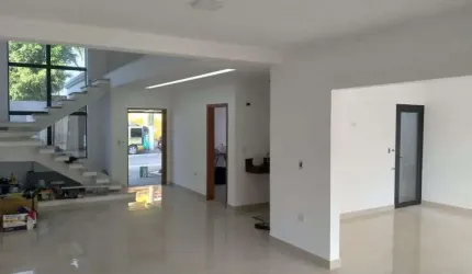 Vila Branca, em Jacarei / Casa com 3 dorms – aceita permuta